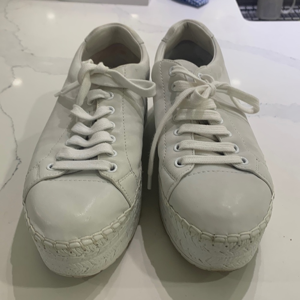 Great condition Prada sneaker